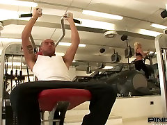 Brutal fitness trainer licks wet jakol cum of hot blond bombshell