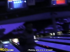 Amateur couple plays bowling and gets horny at tres vieille femme