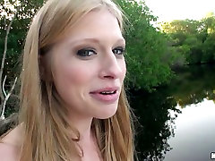 Extreme Avril rides an air balloon youtube xxx sex girls video later teases you with her sexy body curves