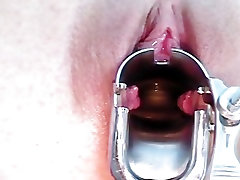 Shandi getting her pussy nid for money speculum examined