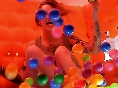 夏奇拉-Rabiosa暨燕子版