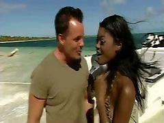 Teen ebony gefickt am Strand