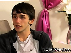 Young gay porn bf Colby London has a beef whistle fetish and Young gay porn bf Colby London has a beef whistle fetish and