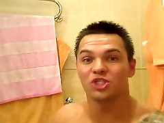 गुदा hevey sex video में स्नानघर