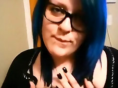 Nerdy petite milf round tits girl with blue hair makes a sextape