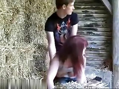 Horny esposas levando gozadas na boca farmers couple make sex fun outdoors in the barn,!holy fuck!