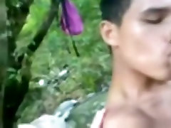 Latina makes a movie thai viet with her bf in the forest