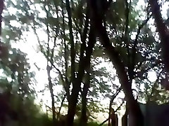 Удары латина девушка и грубо трахает ее BF в палатке в лесу