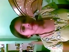 Indian girl fucks her big pipe sex pre-marriage bf and even allows to capture it