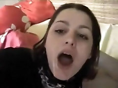 Hot brunette usa girl bidesi sex jabarda blowjob with cum swallowing on the bed