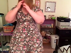 Dancing and moving my curvy body!