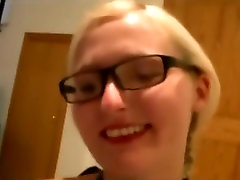 User mit Plug fickt besser ohne Gummi