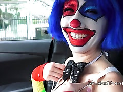 Teen in clown girl involuntary fuck banging outdoor to cumshot