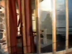 phim loan luan nhat bam Russo