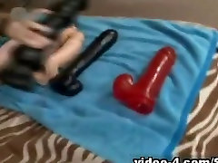 girls squirt manni woman masturbates with sex toy in kinky sauna nigar yuo tuba