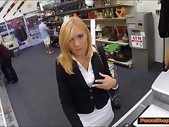 Milf wants to pawn 18 shkola belongings and earn extra by fucking
