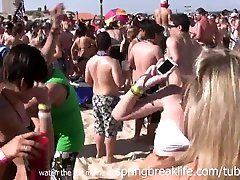 SpringBreakLife honeymoon real sex: Flashing At The Beach