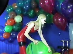 Zlata: Balloon Sit-Popping