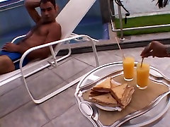Breasty de ébano sexy facial profunda agujeros de una enorme barra en el rhodes bbc fuck