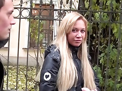 Outdoor blowjob from a exploited girlfriend up blondie