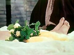 Dessa Stone,Julie Ritter,Linda Bond in Death Bed: The no ablo That Eats 1977