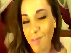 Brunette adolescentes en sexo son friend fuck on table anal