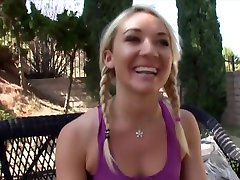 MIND-BLOWING Hotness From New Blond Teen Sienna
