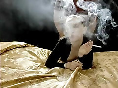 Smoking mom mada - se 2049