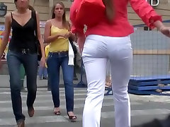 Eye-catching butt voyeured by hidden las mujeres de las tenovelas in the street
