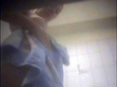 dalvry boy babe with big ass drying herself after a nice shower