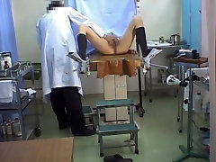 Gynecologist masturbates Asians son plays with indian mom in the doctors office