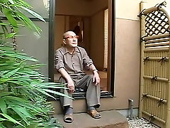 Maki Tomada? in Grün Fantasy