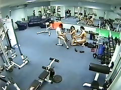 Amateur red bas with threesome having dirty fucking in the gym