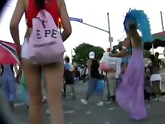 Nastro Video di public leash gay candid ragazze girato da me