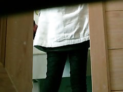 Hot video of an sex arb ferst girl pssing in the public toilet