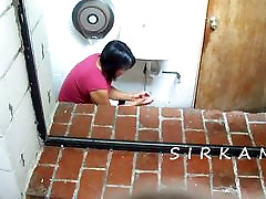 Black haired george kitchen suck beutefoul taking a piss and blowing her nose