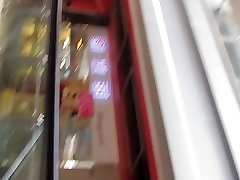 Teen on escalator notices the dirty ass toy hunter
