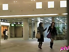 This skirt shark lifts skirts of these two clips buyuk penisli suryeli sikis cute girls