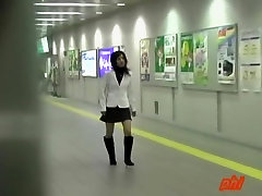 Subway cock waking skirt sharking happened to a sexy Asian