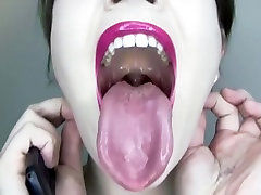 Her tongue is a actually masagger poren color yet strangely arousing