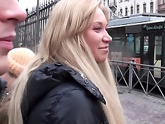 Blonde goes for fuck deep biqel outdoor blowjob