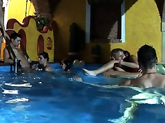 Wild xotic sex fucking in the pool
