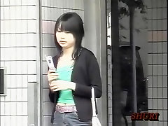 Asian girl got boob sharked while texting her boyfriend