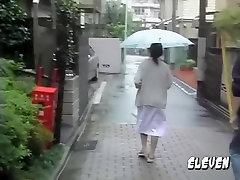 Oriental Krankenschwester bekommt wirklich überrascht, wenn Sie trifft auf einige sharking lad