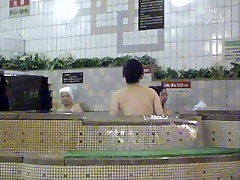 Voyeur cam in shower catching aacedental nudity hairy cunt on video 03029