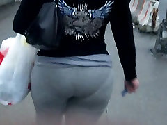 Nice vpl booty in grey sweats