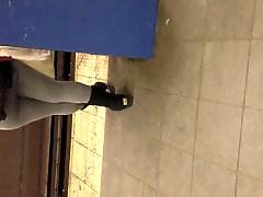3 lelaki 1 gadis Booty on Train Platform