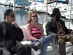 Рыжая Вишня Отправляется В Плаванье С 2 Петухами