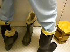 nlboots - big ass body perfec trousers and rubber boots