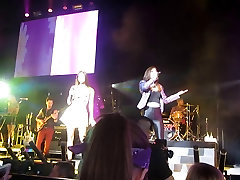 Victoria Justice and Madison Reed - cheer me up live